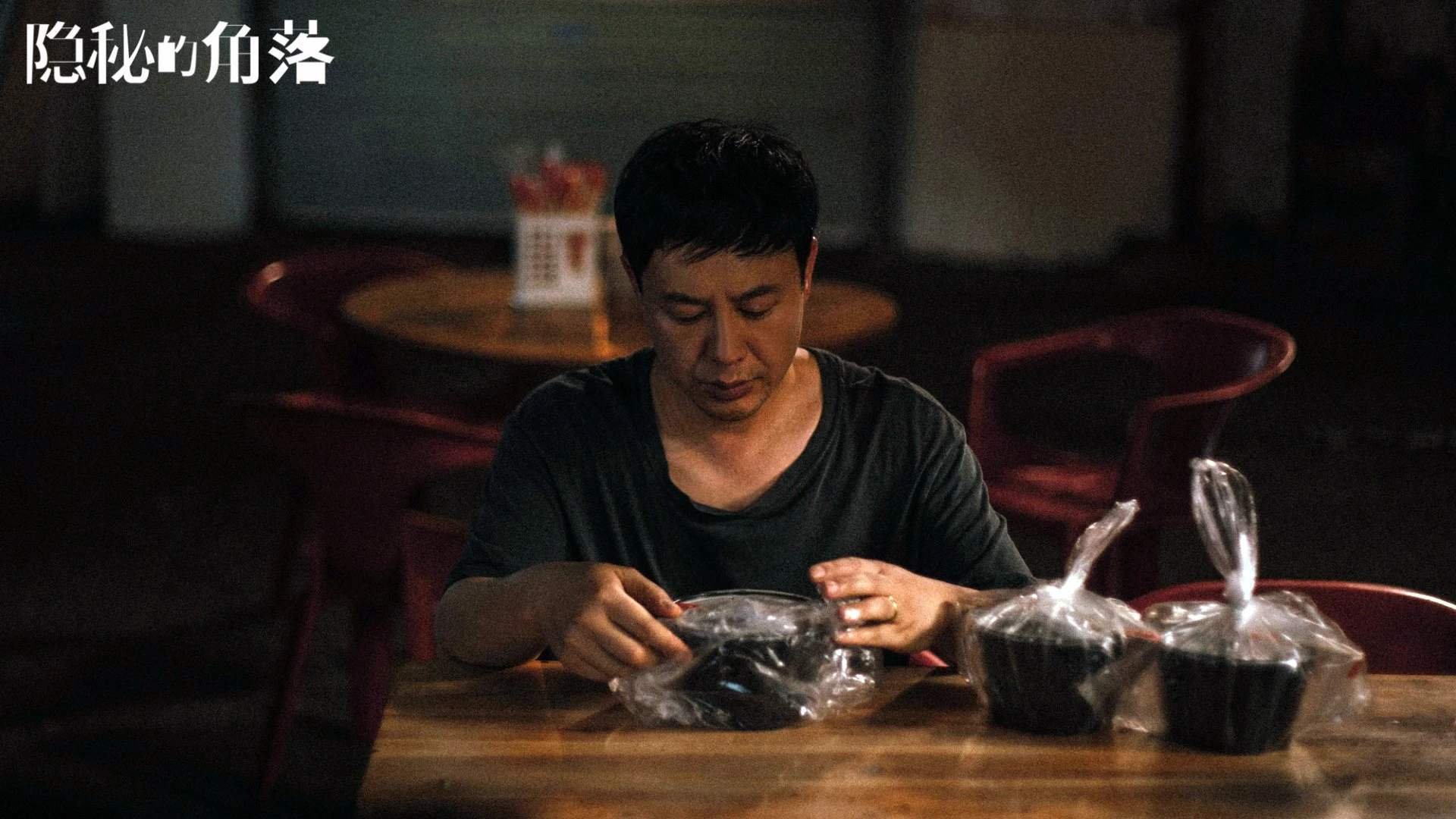 在一次NBA历史纪录比赛中,库里投中14个三分,刷新“单场远投”纪录!